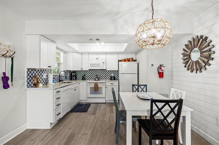 Image No.12-4 Bed Property for sale