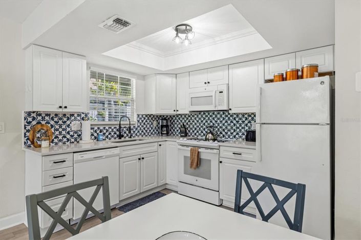 Image No.15-4 Bed Property for sale