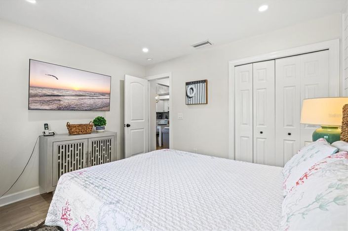 Image No.27-4 Bed Property for sale