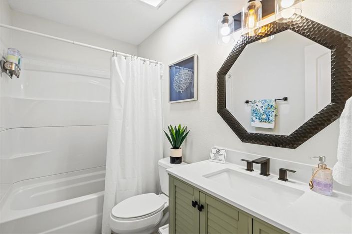 Image No.28-4 Bed Property for sale