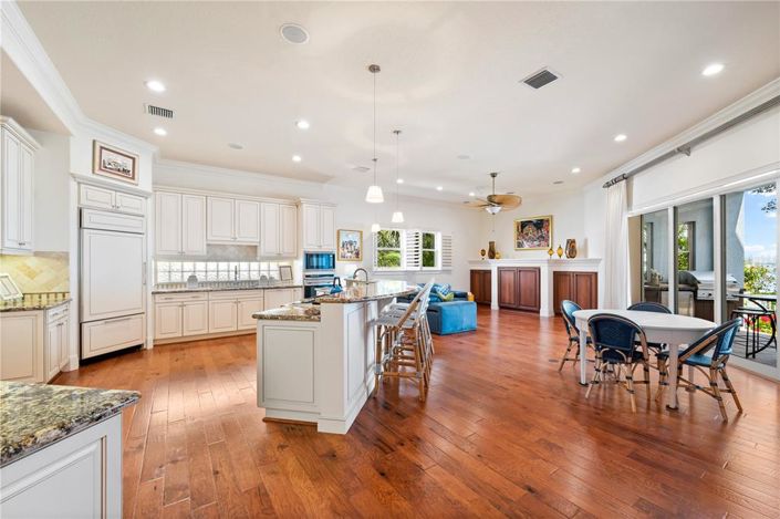 Image No.15-4 Bed Property for sale