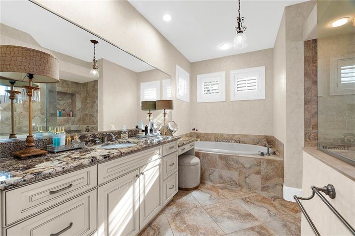 Image No.24-4 Bed Property for sale