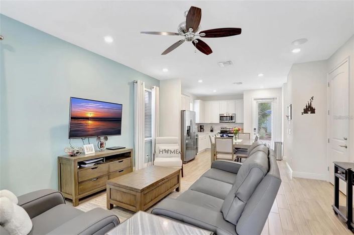 Image No.2-Propriété de 4 chambres à vendre à Kissimmee