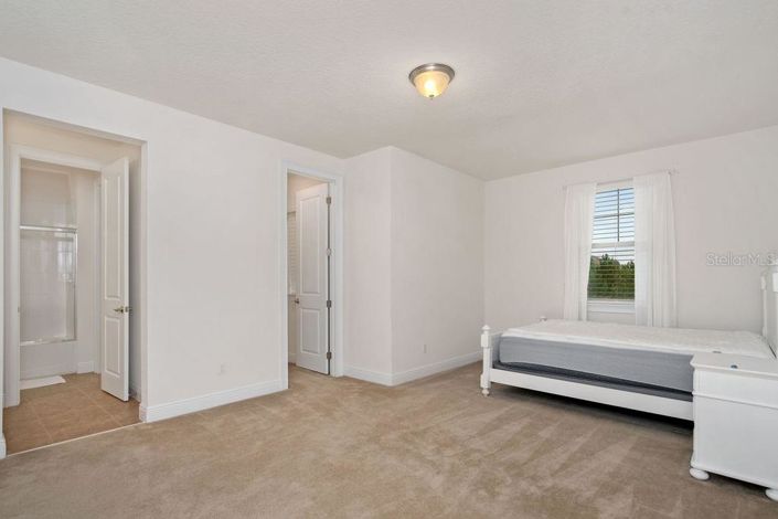 Image No.18-6 Bed Property for sale