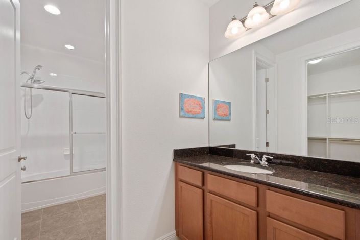 Image No.23-6 Bed Property for sale