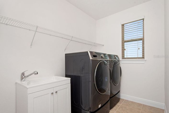 Image No.25-6 Bed Property for sale