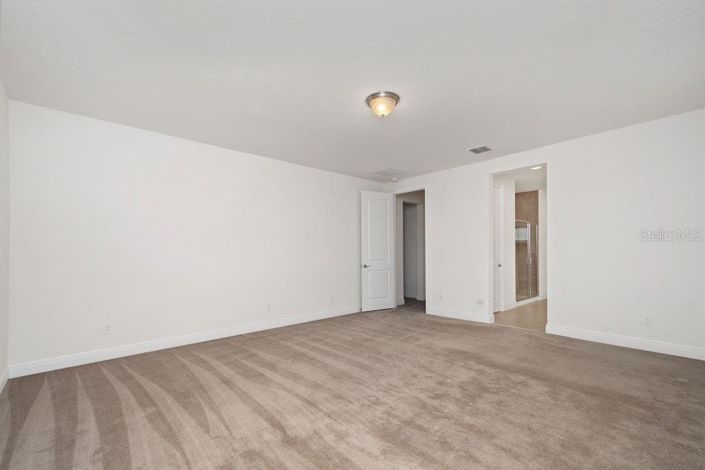 Image No.27-6 Bed Property for sale