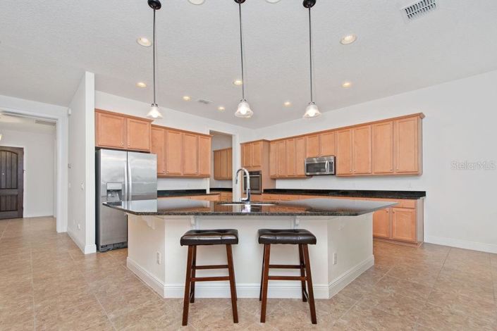 Image No.8-6 Bed Property for sale