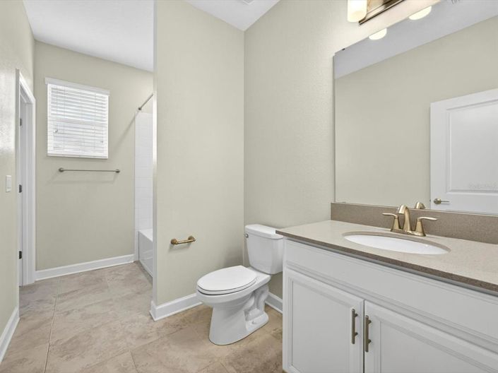 Image No.17-3 Bed Property for sale