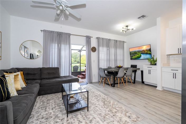 Image No.14-4 Bed Townhouse for sale