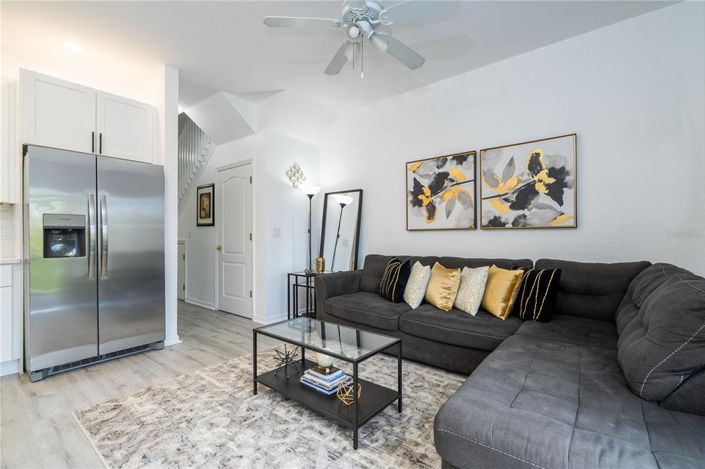 Image No.20-4 Bed Townhouse for sale