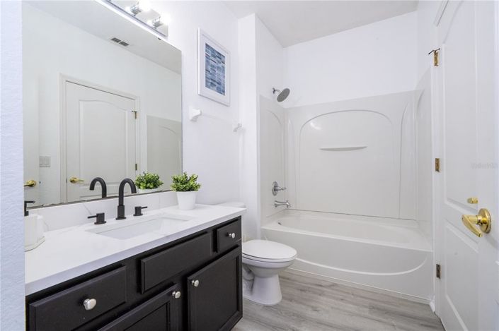 Image No.28-4 Bed Townhouse for sale