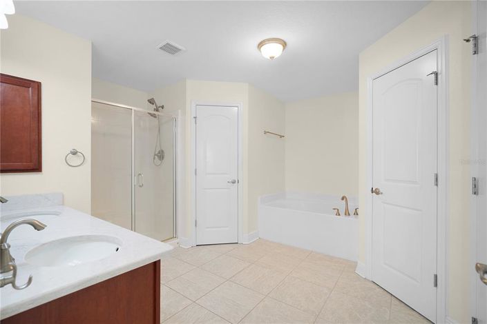 Image No.23-4 Bed Property for sale