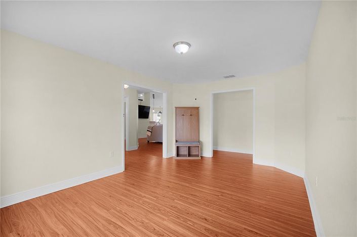 Image No.8-4 Bed Property for sale