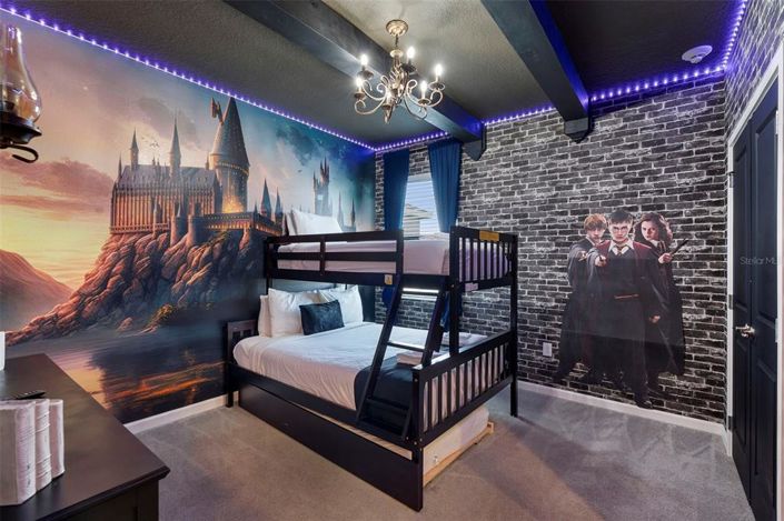 Image No.18-6 Bed Property for sale