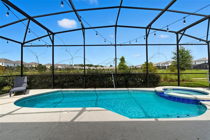 Image No.25-6 Bed Property for sale