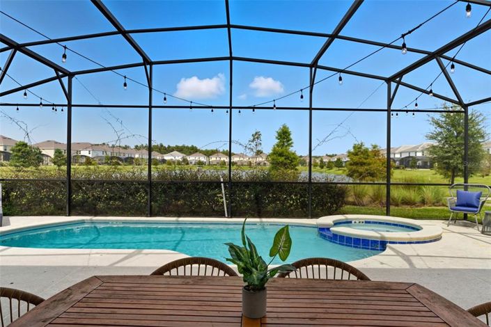 Image No.27-6 Bed Property for sale