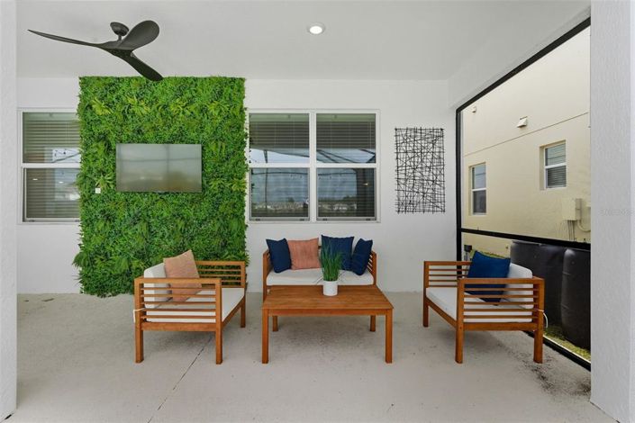 Image No.28-6 Bed Property for sale