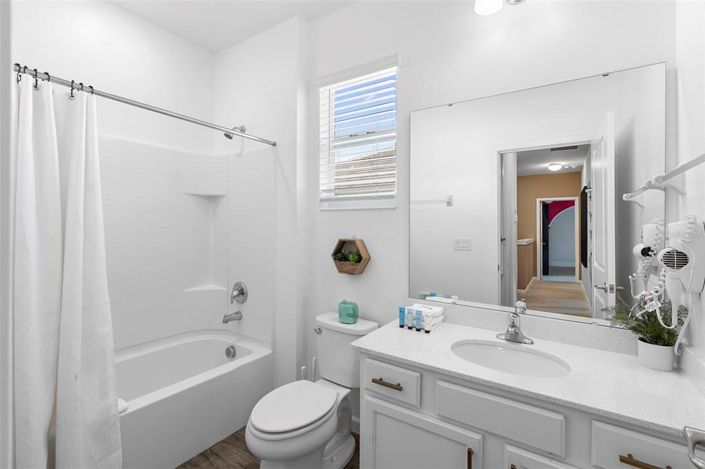 Image No.45-6 Bed Property for sale