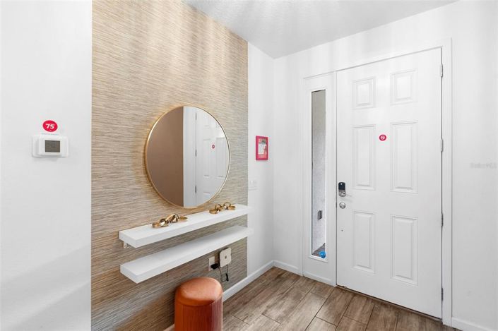 Image No.50-6 Bed Property for sale