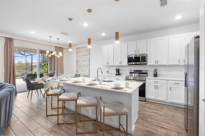 Image No.6-6 Bed Property for sale