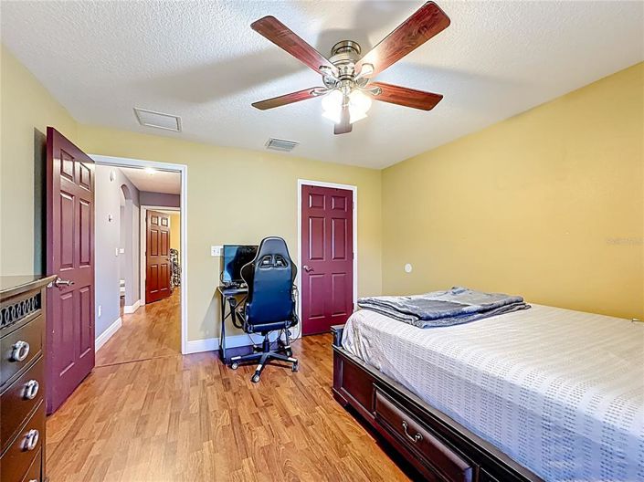 Image No.31-3 Bed Property for sale