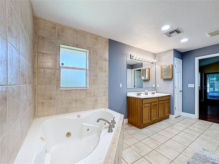 Image No.42-3 Bed Property for sale