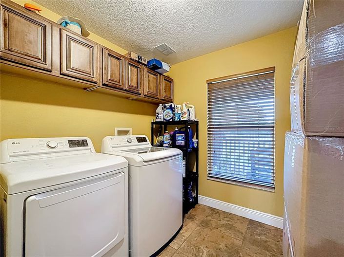 Image No.43-3 Bed Property for sale