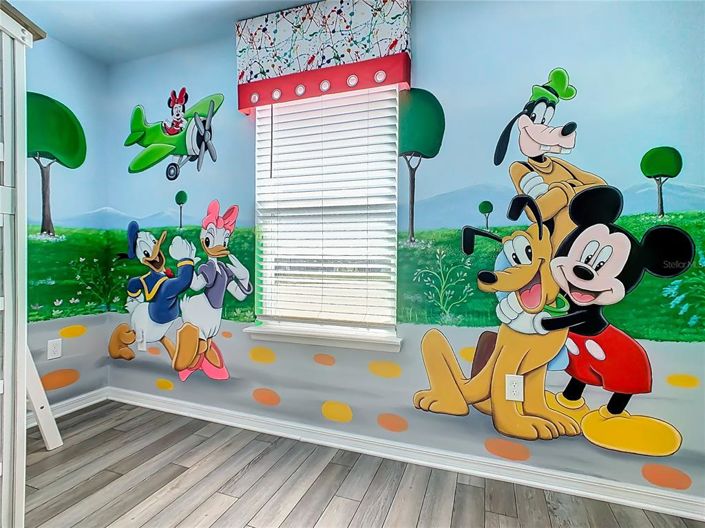 Image No.23-7 Bed Property for sale