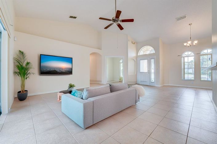 Image No.18-3 Bed Property for sale