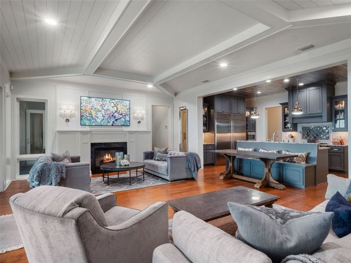 Image No.28-5 Bed Property for sale