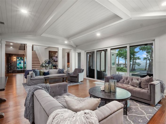 Image No.29-5 Bed Property for sale