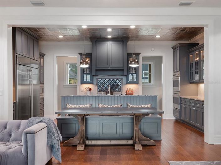 Image No.33-5 Bed Property for sale