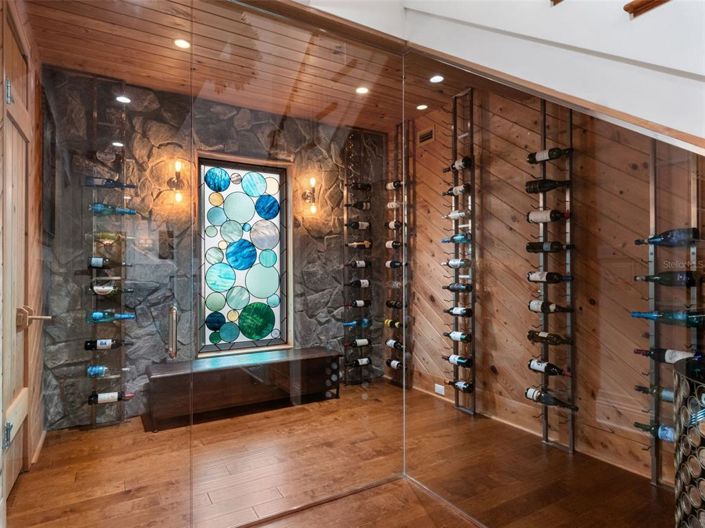 Image No.40-5 Bed Property for sale