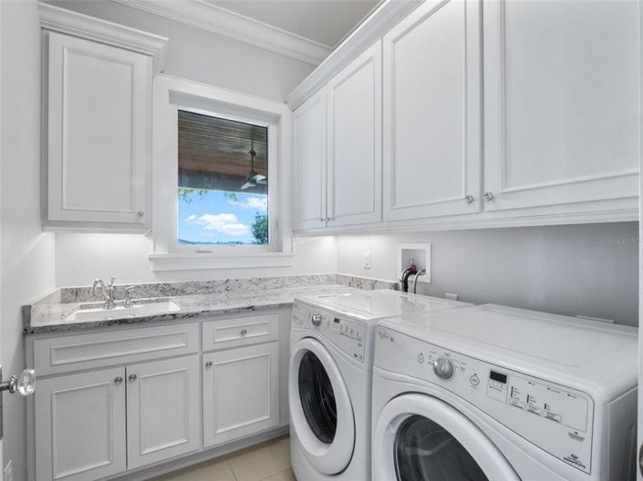 Image No.65-5 Bed Property for sale