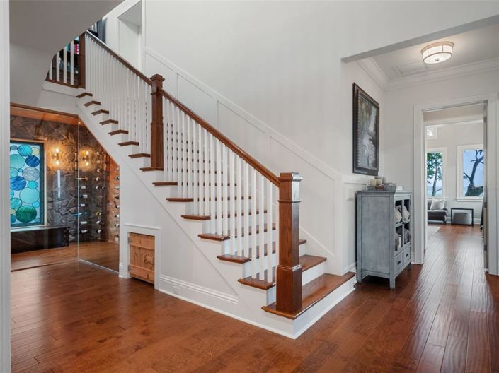 Image No.68-5 Bed Property for sale