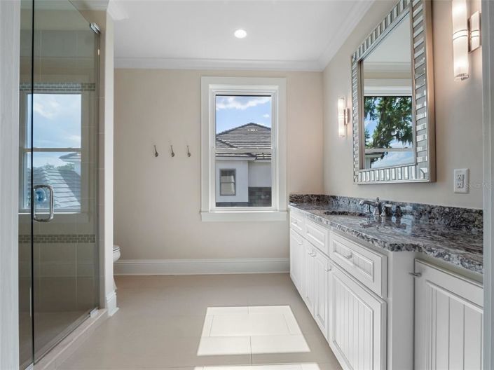 Image No.78-5 Bed Property for sale