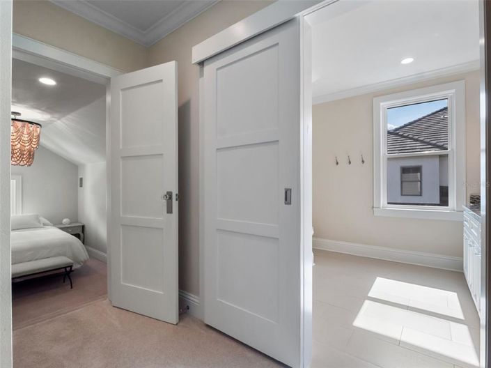 Image No.80-5 Bed Property for sale