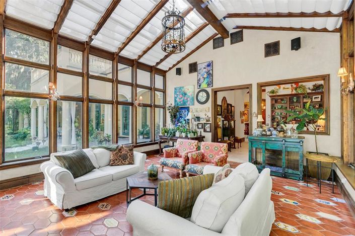 Image No.25-7 Bed Property for sale