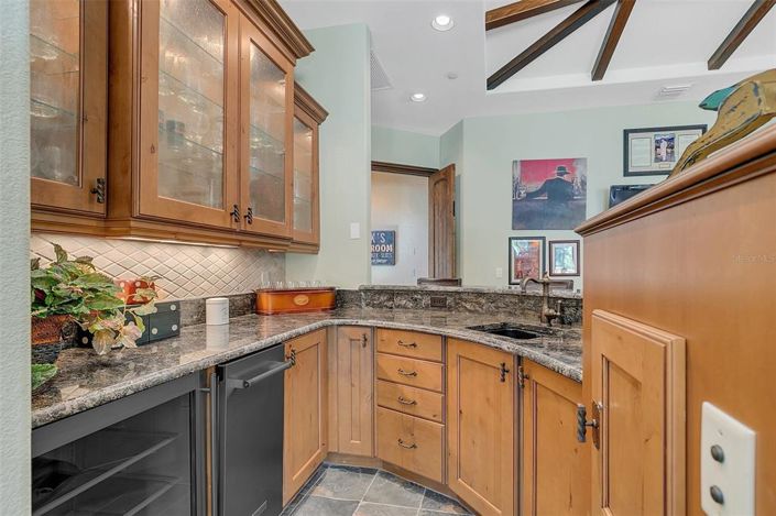 Image No.30-7 Bed Property for sale