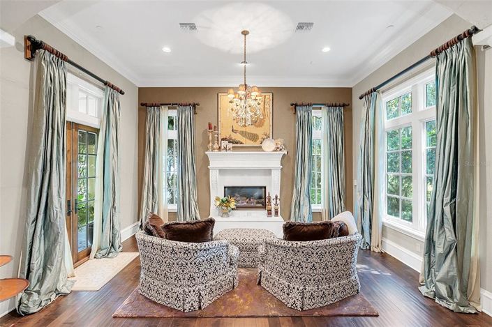 Image No.32-7 Bed Property for sale