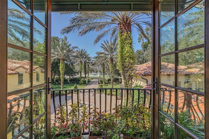 Image No.44-7 Bed Property for sale