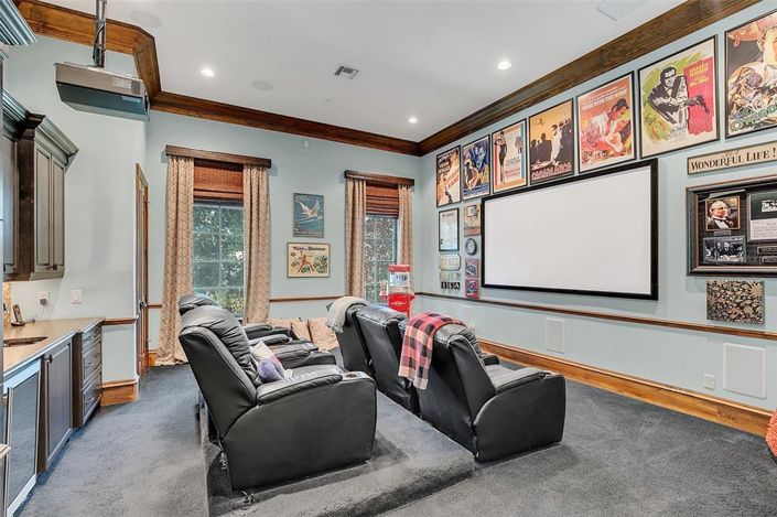 Image No.51-7 Bed Property for sale