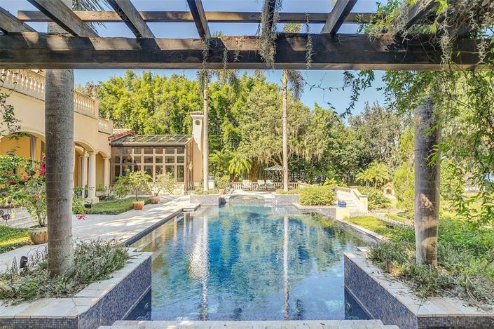 Image No.58-7 Bed Property for sale