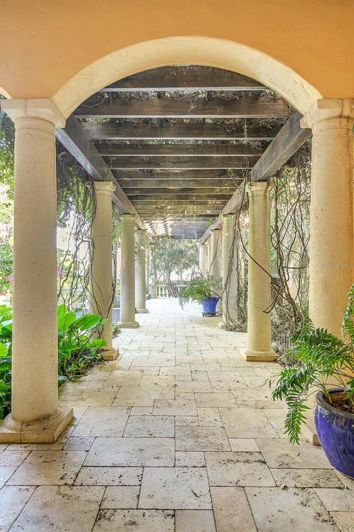 Image No.68-7 Bed Property for sale