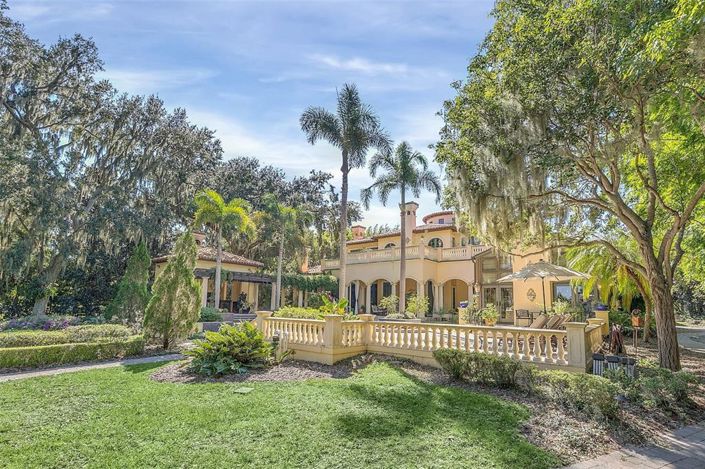 Image No.70-7 Bed Property for sale