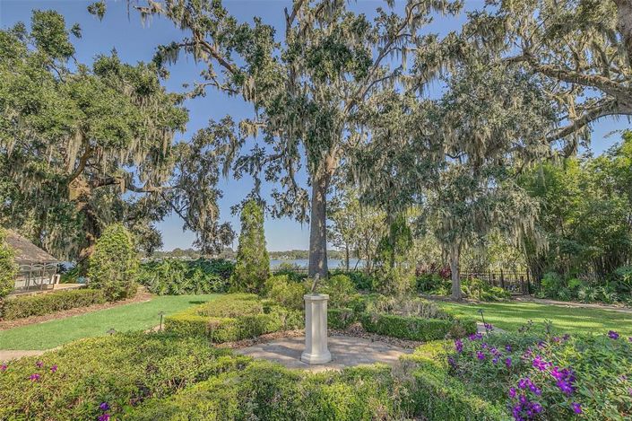 Image No.71-7 Bed Property for sale