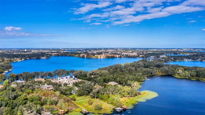 Image No.77-7 Bed Property for sale