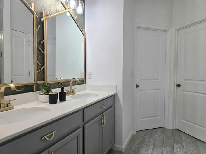 Image No.25-4 Bed Property for sale