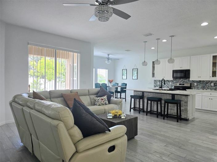 Image No.5-4 Bed Property for sale